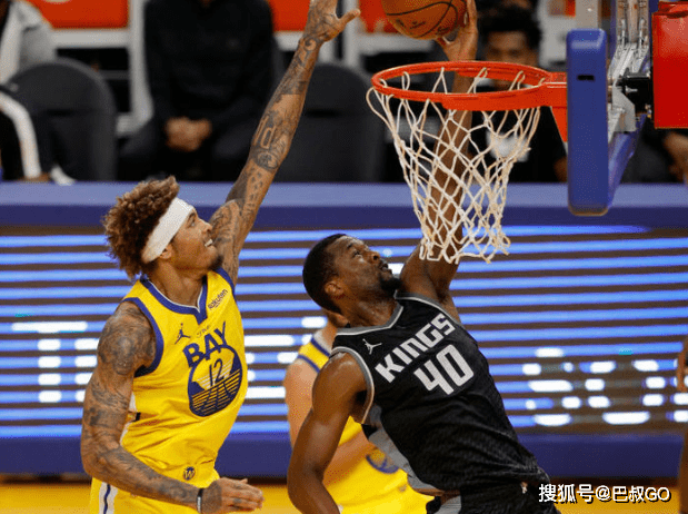  福克斯助攻上双国王团队配合击败马刺